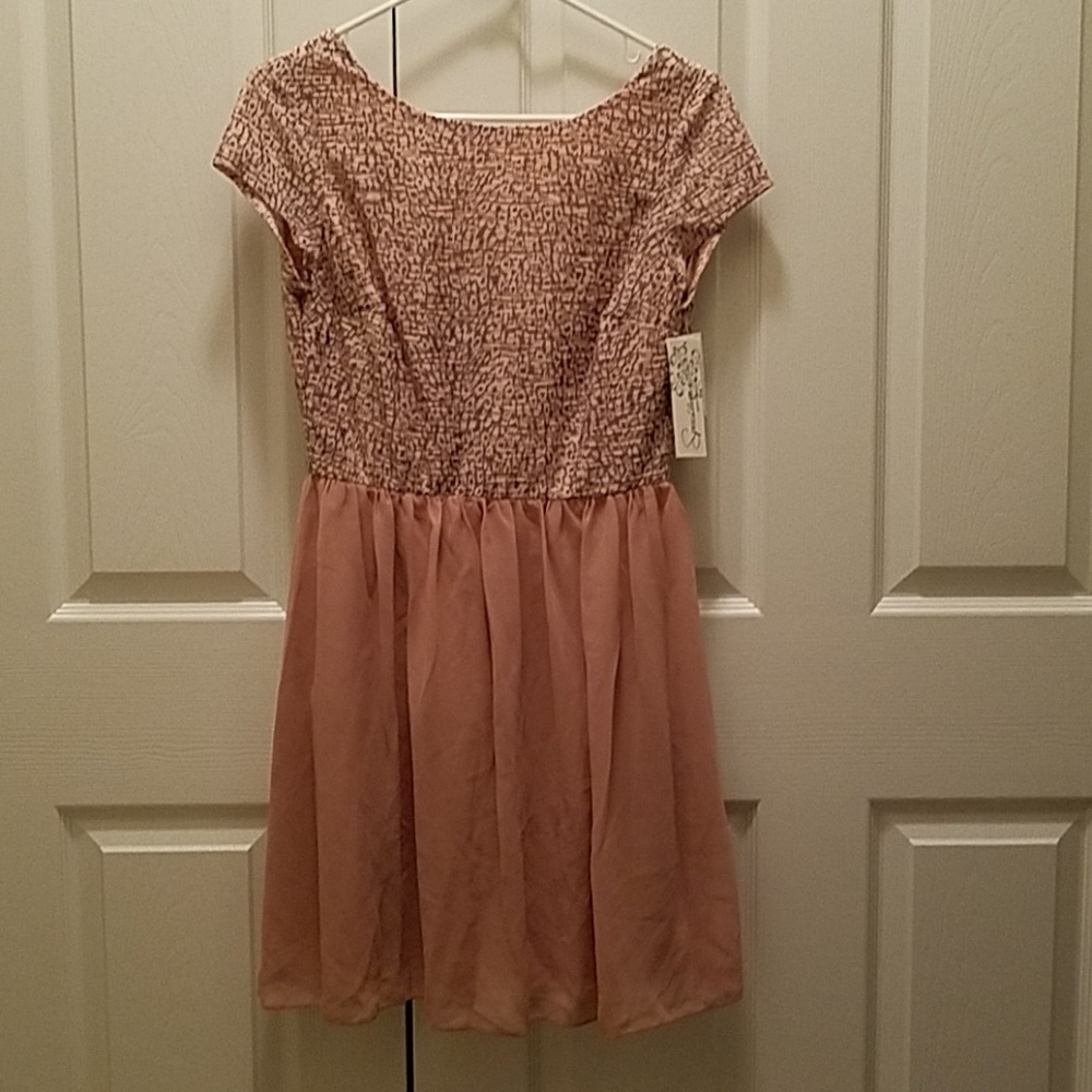 Size 7 blush/gray dress